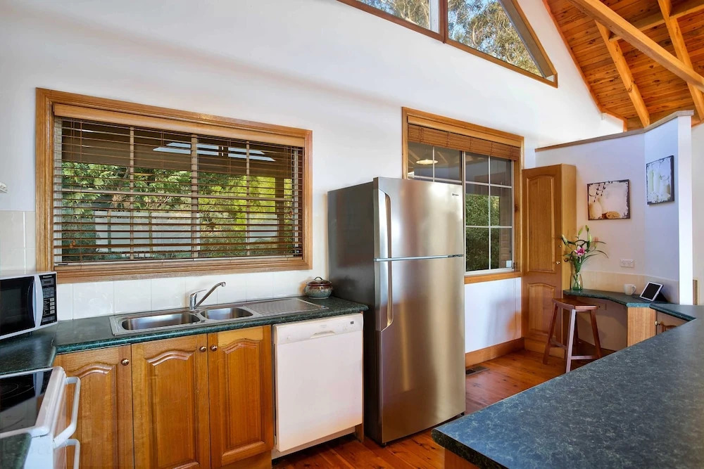 Narrow Neck Retreat