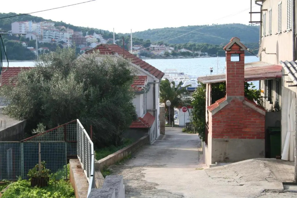 Apt Central - 40m from the beach