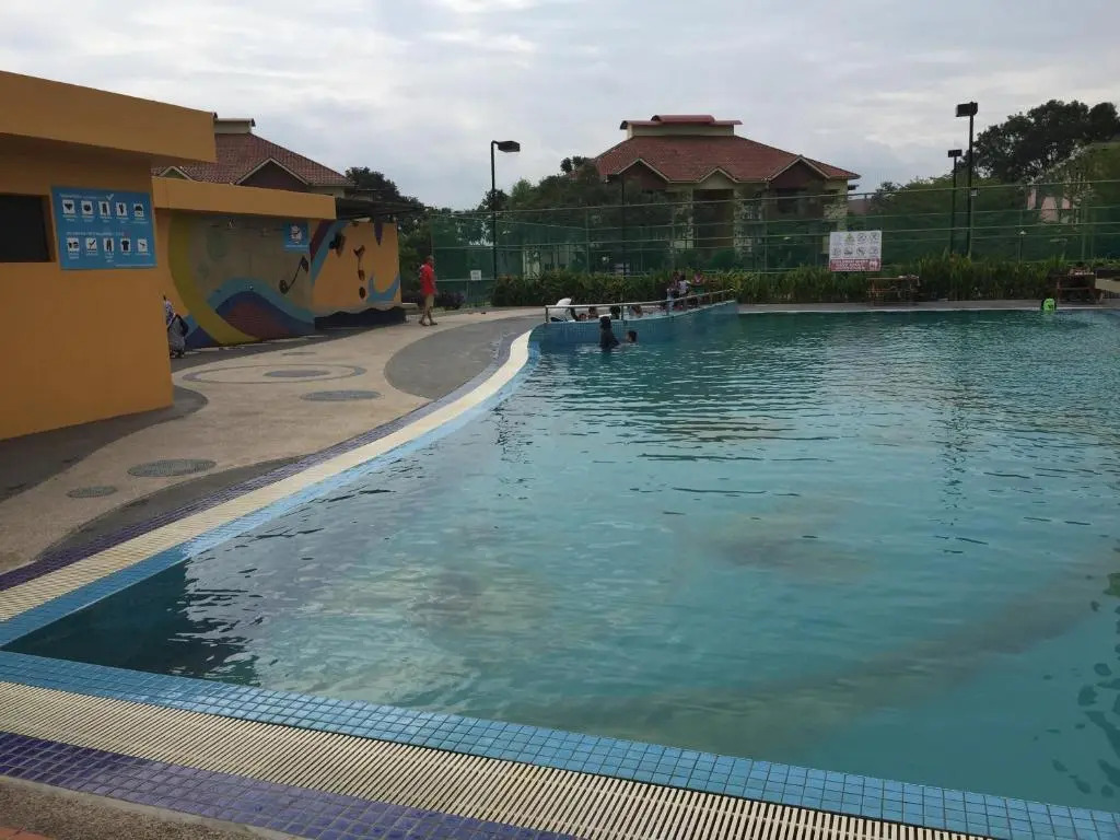 D savoy @ Famosa by MR