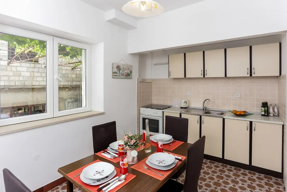 Apartments Sisic