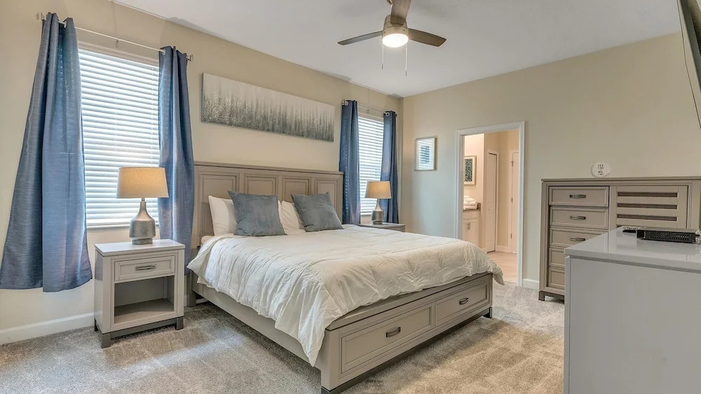 1233chd - The Retreat At Championsgate 9 Bedroom Home by RedAwning