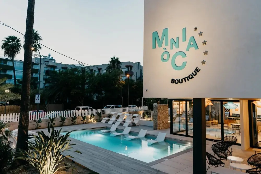 Instants Boutique Hotel