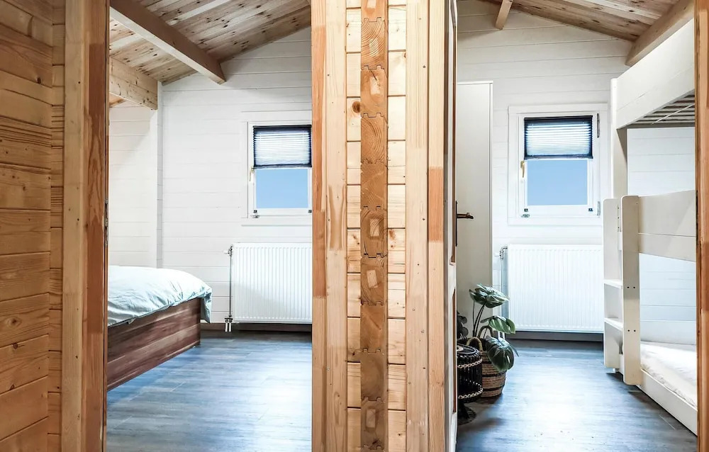 2 Bedroom Awesome Home In Heinkenszand