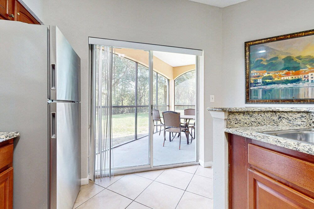 Comfy Condo With Central AC, Wifi, Private Washer/dryer Minutes to Theme Parks