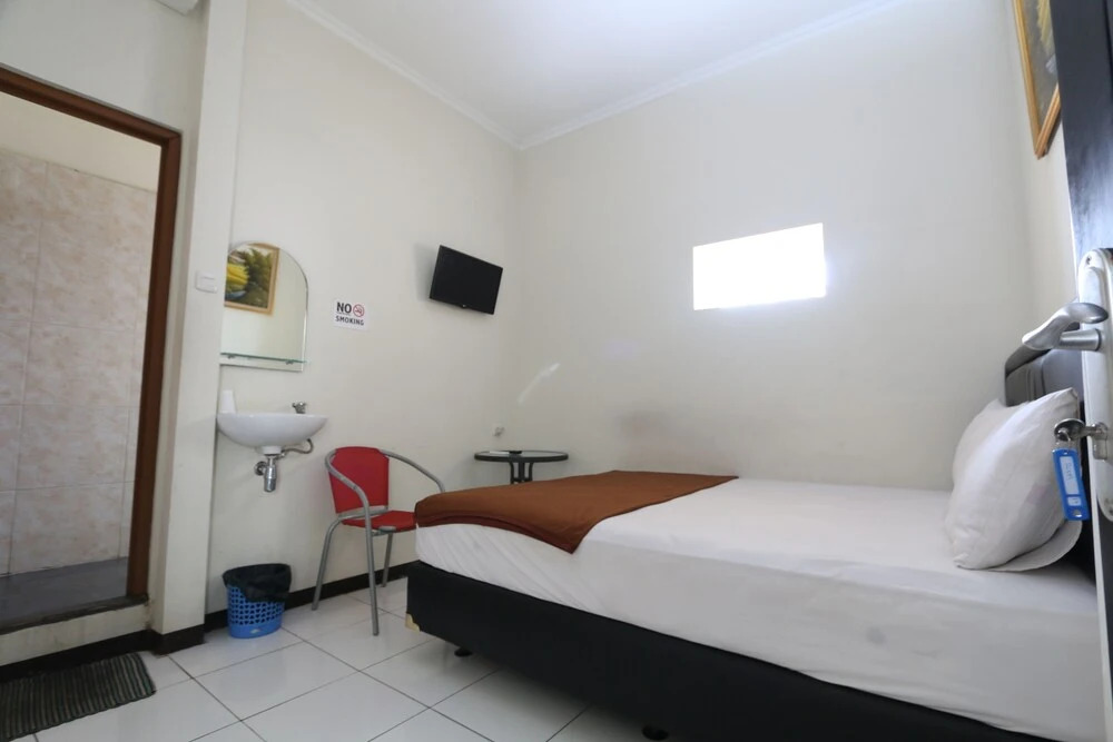 Bantal Guling Braga Guesthouse