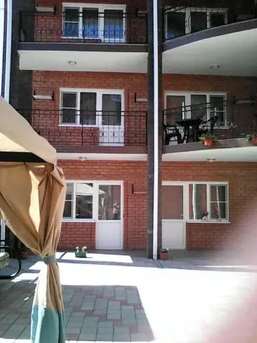 Guest House on Samburova 77