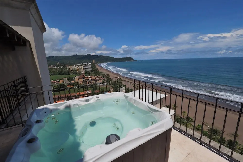 Luxury Oceanfront Penthouse at Crocs
