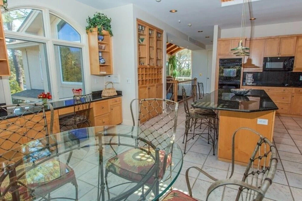 All-Suite Oceanfront Oasis W/ Pool & Hot Tub Home