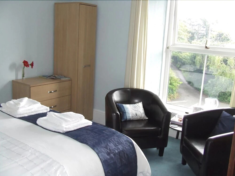 Nythfa Guest House