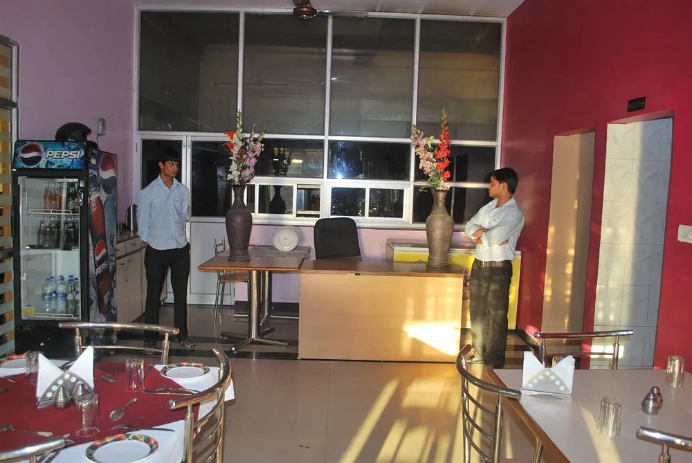 Collection O 7238 Hotel Mansarovar Palace