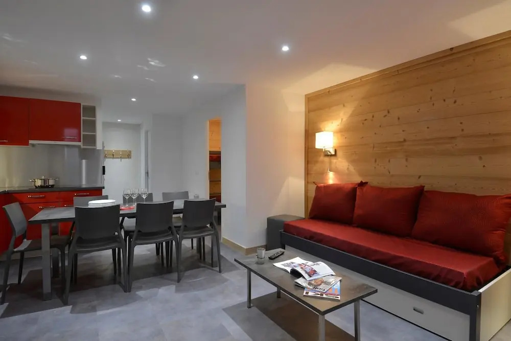 Residence Saintjacques Four-roomed Apartment for 8 People in the Resort Center S703