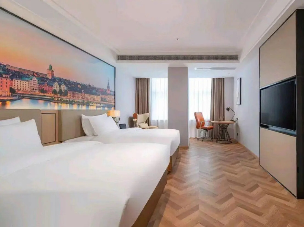 Vienna Hotel (Nanshan Science and Technology Park Wanxiang Tiandi Store)