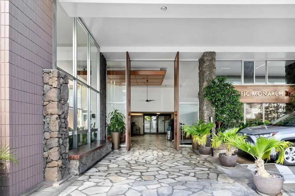 Pacific Monarch - 1 BR - Ocean & City Views