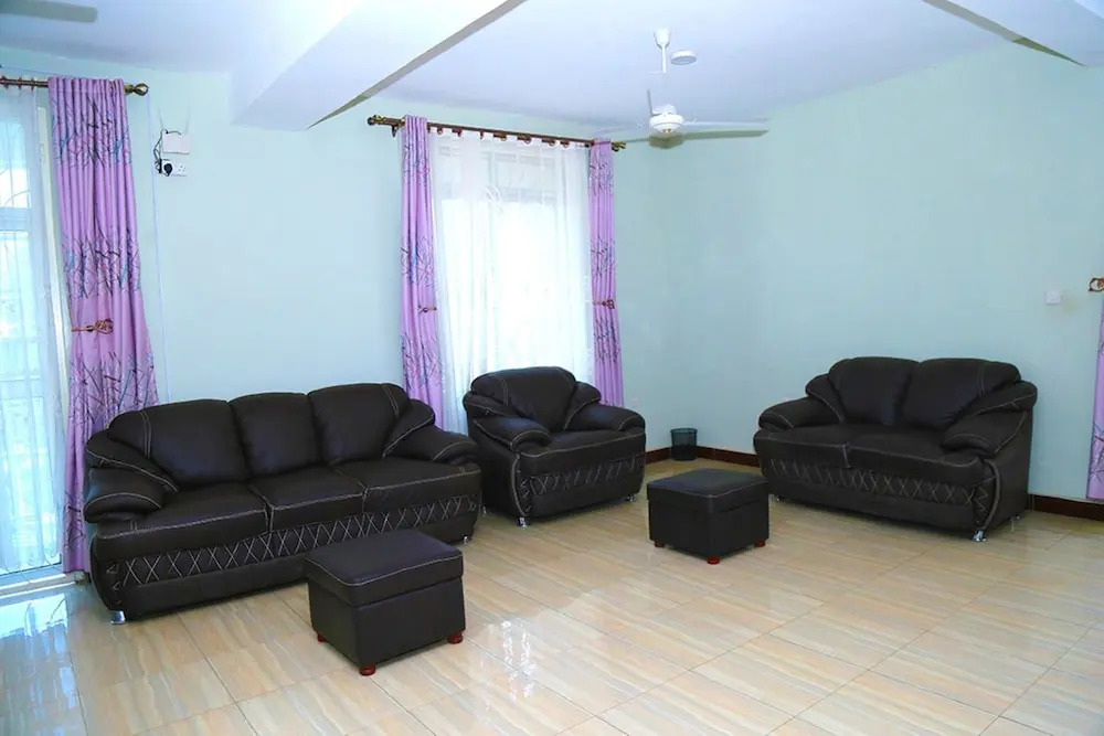 Kamwe kamwe hotel