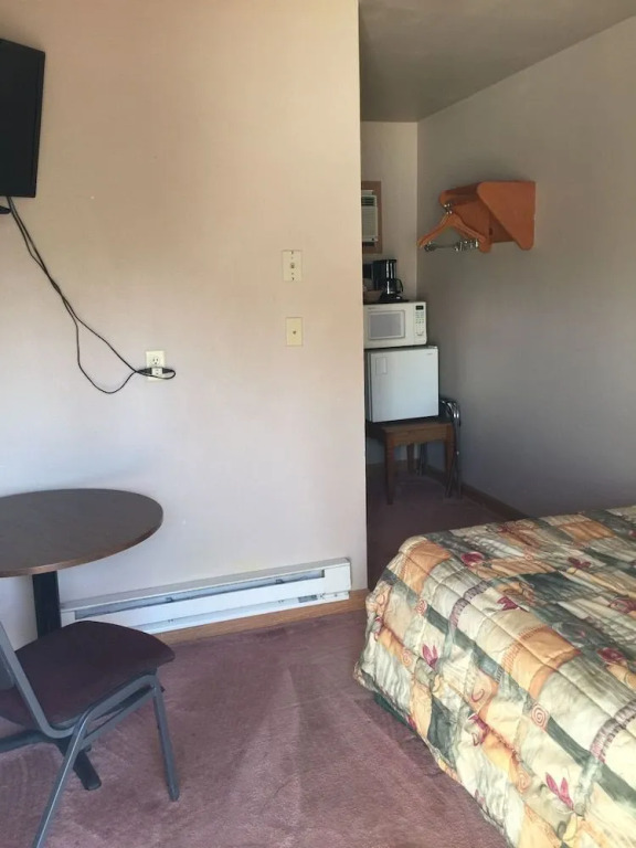 West Side Motel