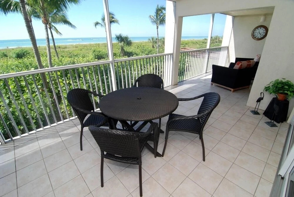 Beachcomber A101 - Gulf Views & Direct Beach Access! 3 Bedroom Condo