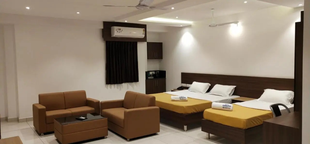 Hotel Karuna Residency