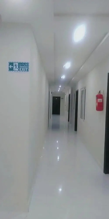 Uptown86 Girls Hostel