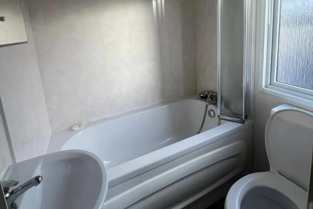 2 bed Platinum-sleeps 6-decking-free Parking