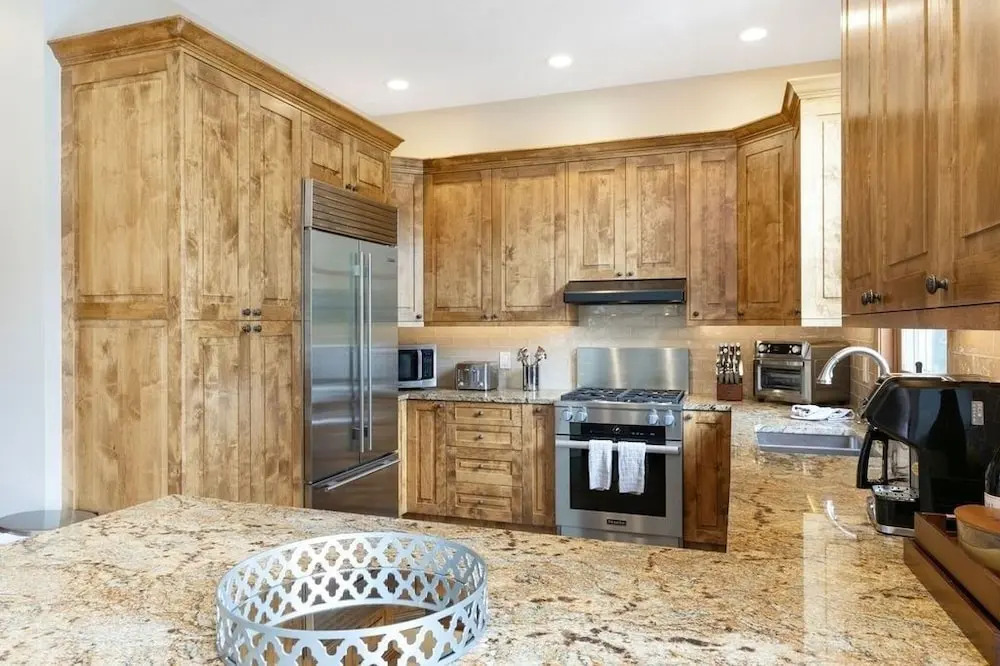 405 Greenway Circle 4 Bedroom Home by RedAwning