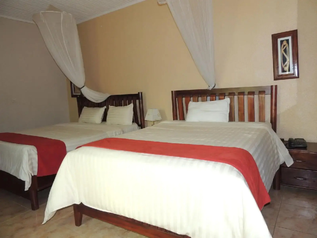 Cari Hotel