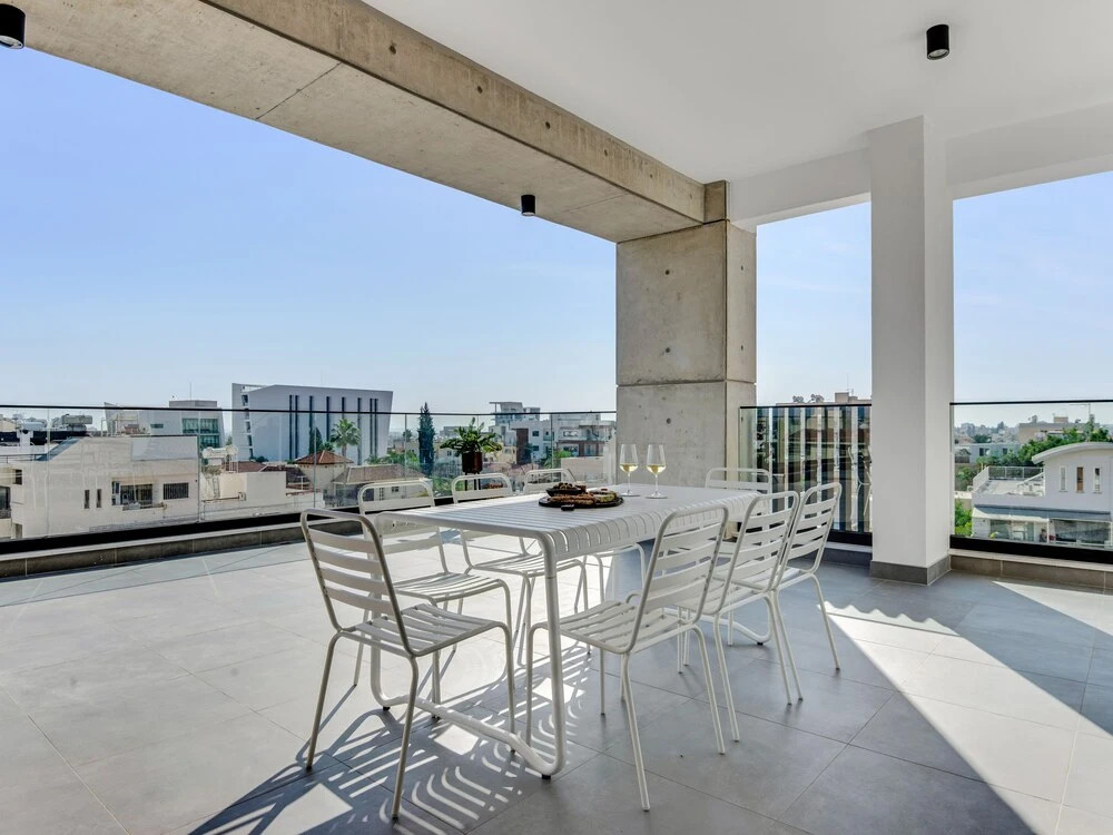 Sanders Crystal 1 - Large 4-bdr Penthouse With Shared Pool