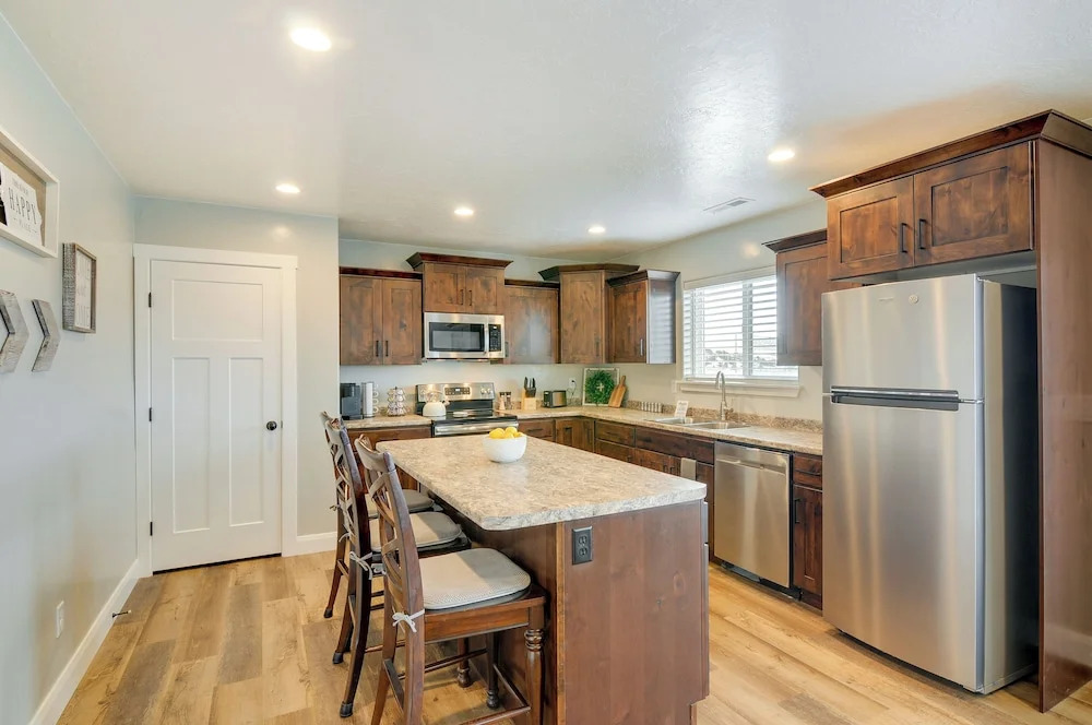 Ranch Escape w/ Patio ~ 21 Mi to Bryce Canyon