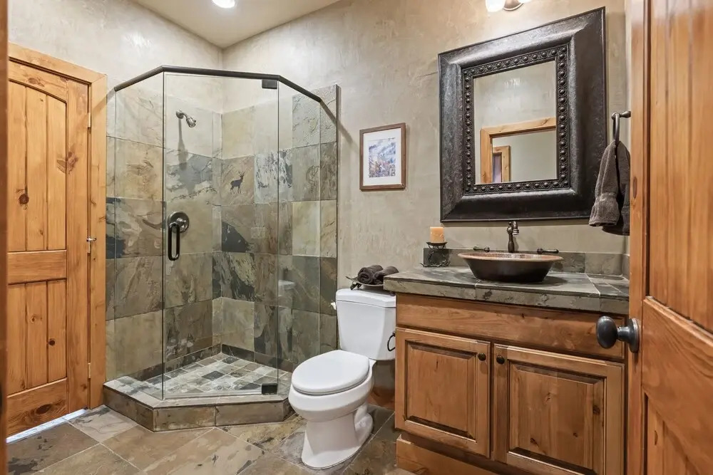Scenic Mountain Escape With Entertainment Haven 5 Bedroom Home