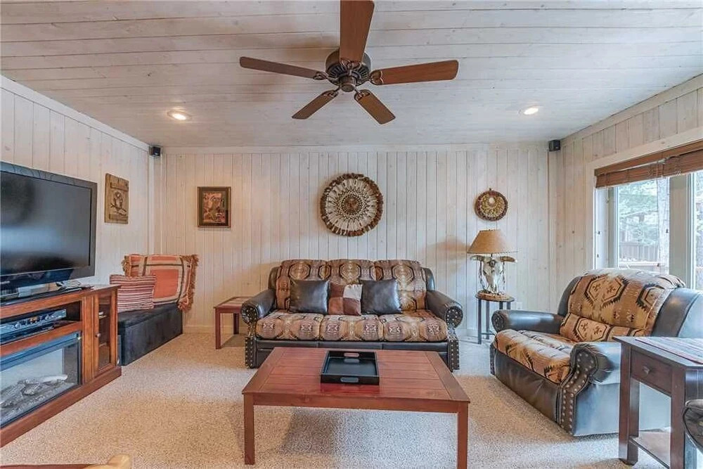 Alto Chalet - Three Bedroom Cabin with Hot Tub