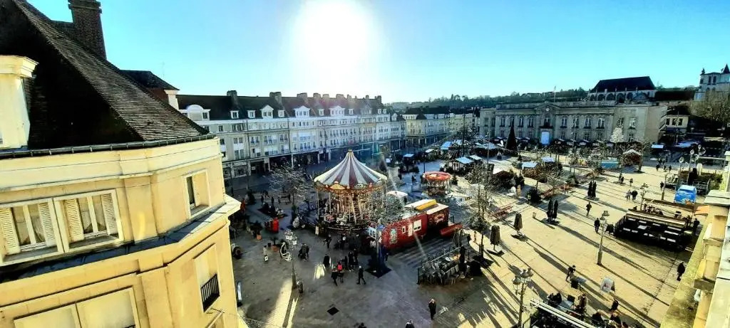 F2 Avec Sauna, Vue D'exception Place de la Mairie (Adults Only)