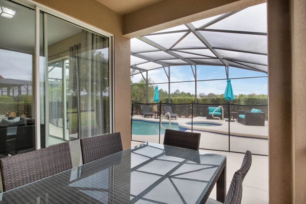 7 Bedrooms / 5 Bathrooms / Solterra (4103 OD), Davenport, US
