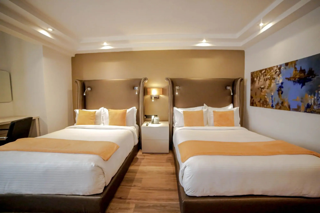 Victoria Crown Plaza Hotel