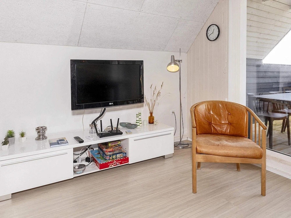 6 person holiday home in Thisted-By Traum