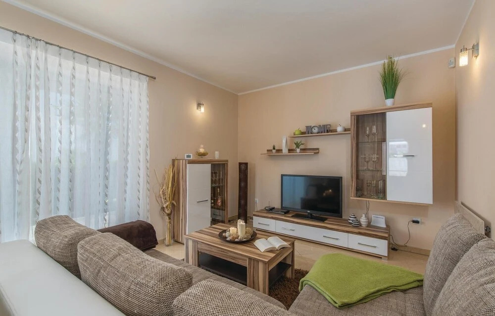 Holiday Home Kastelir 50 With Outdoor Swimmingpool