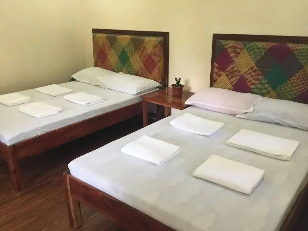 Room-serene Family Haven in Mambajao, Ph