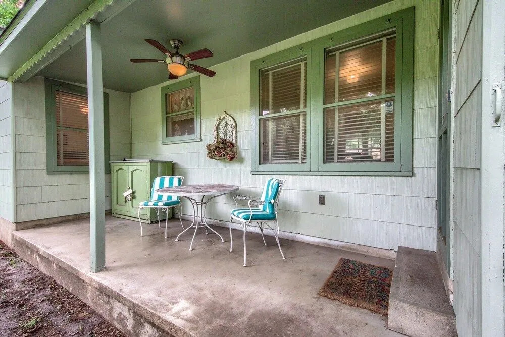 Das Mueller Guest Haus 3 Bedroom Home by RedAwning