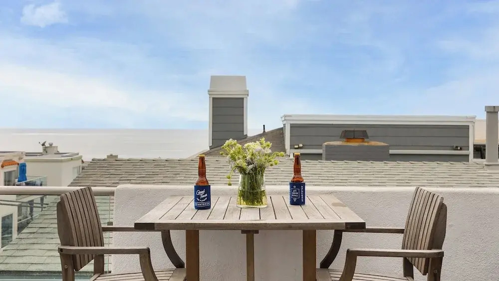 Walk to Manhattan Beach Pier, Ocean Views, Balcony, & Peloton Casa Del Mar by Avantstay