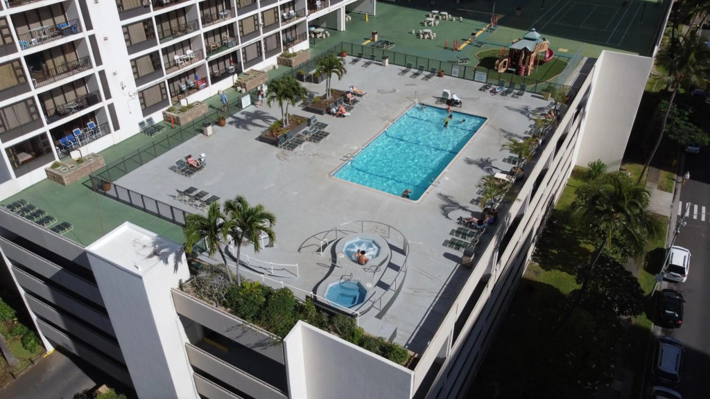 Ocean and Diamond Head Views on 29th Floor - Short Walk to Beach - Parking & WiFi