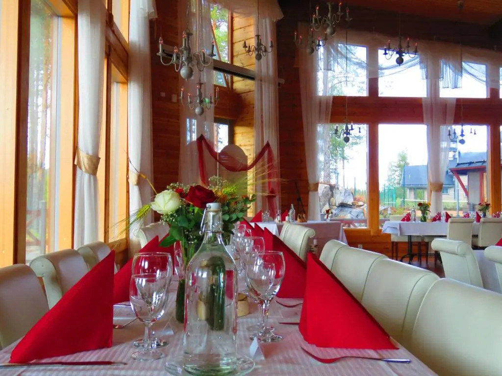 Holiday Village Tahko-Tours