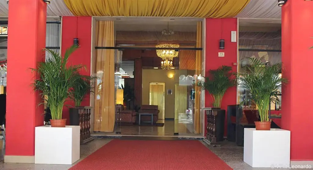 Hotel AMALFI & Restaurant Karaoke Bar