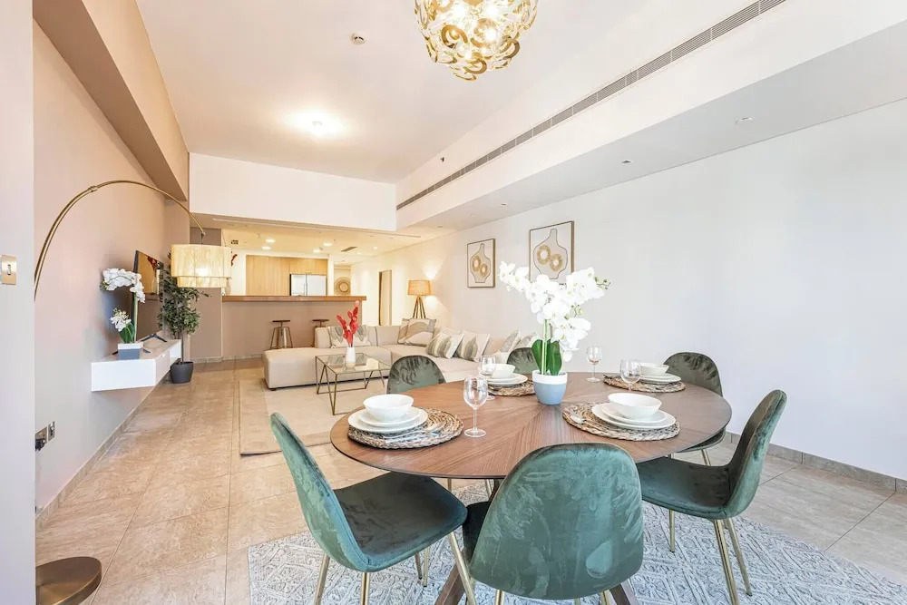 Palm Jumeirah - 2br - New Furnished - Next To Mall