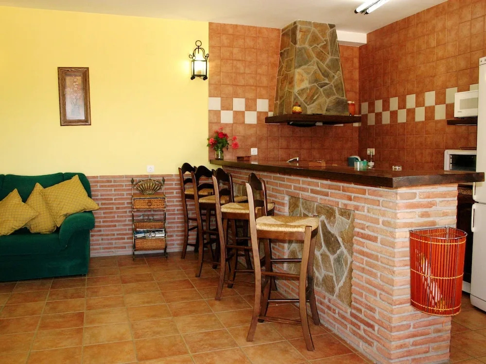 Peaceful Retreat in Alora for Families and Friends
