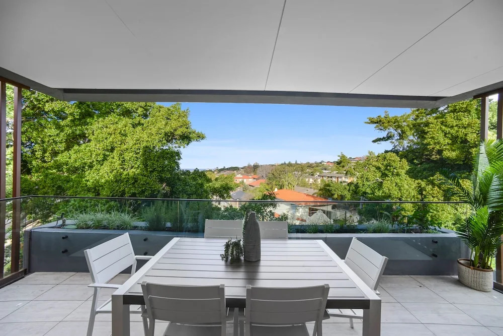 HomeHotel Ultra Luxurious 3 Bedroom Penthouse
