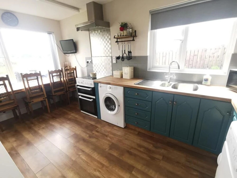 Lovely 3-bed House in Derry
