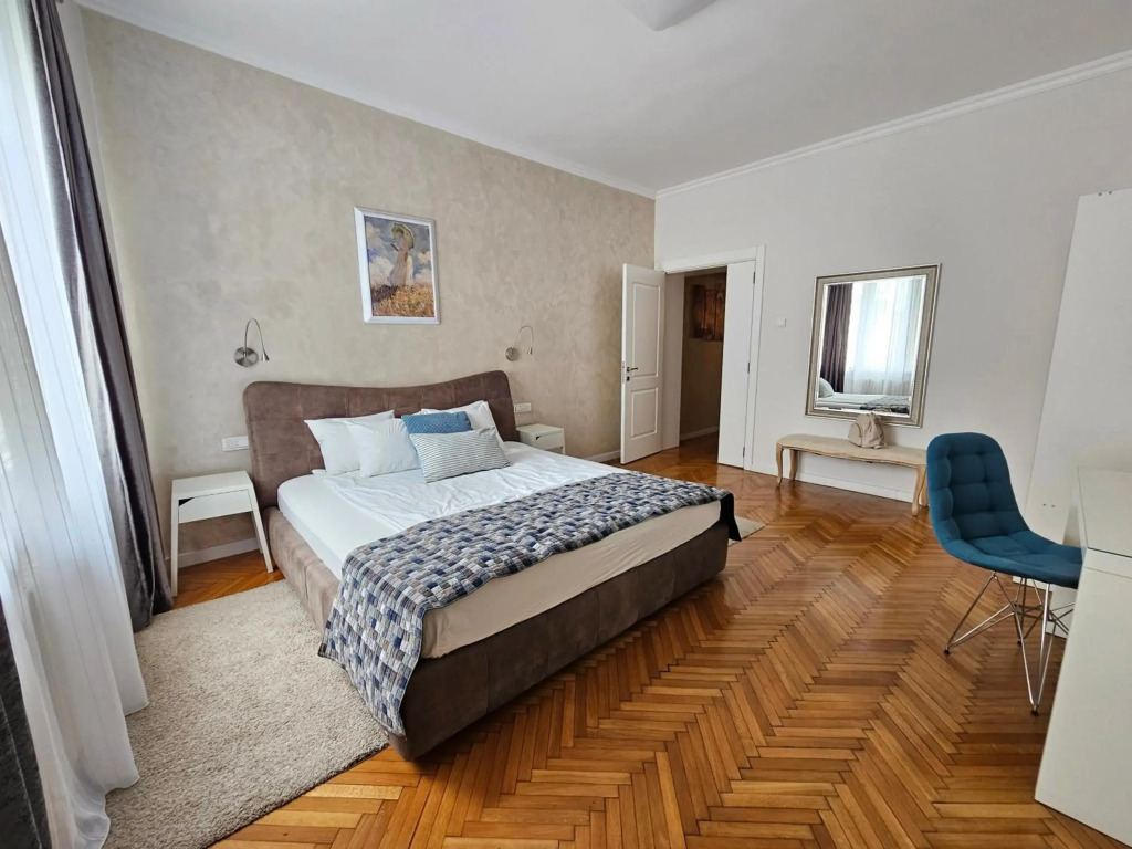 Urban Downtown Apartment