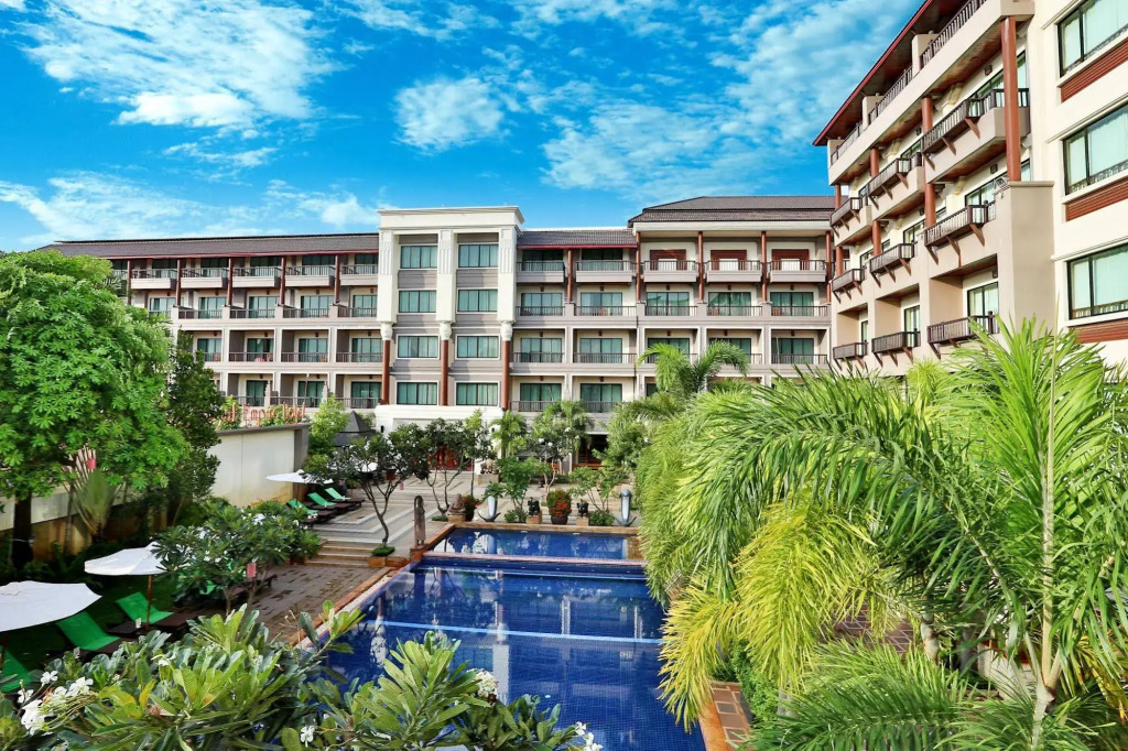 Royal Empire Hotel