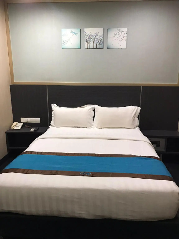 Nine Days Hotel