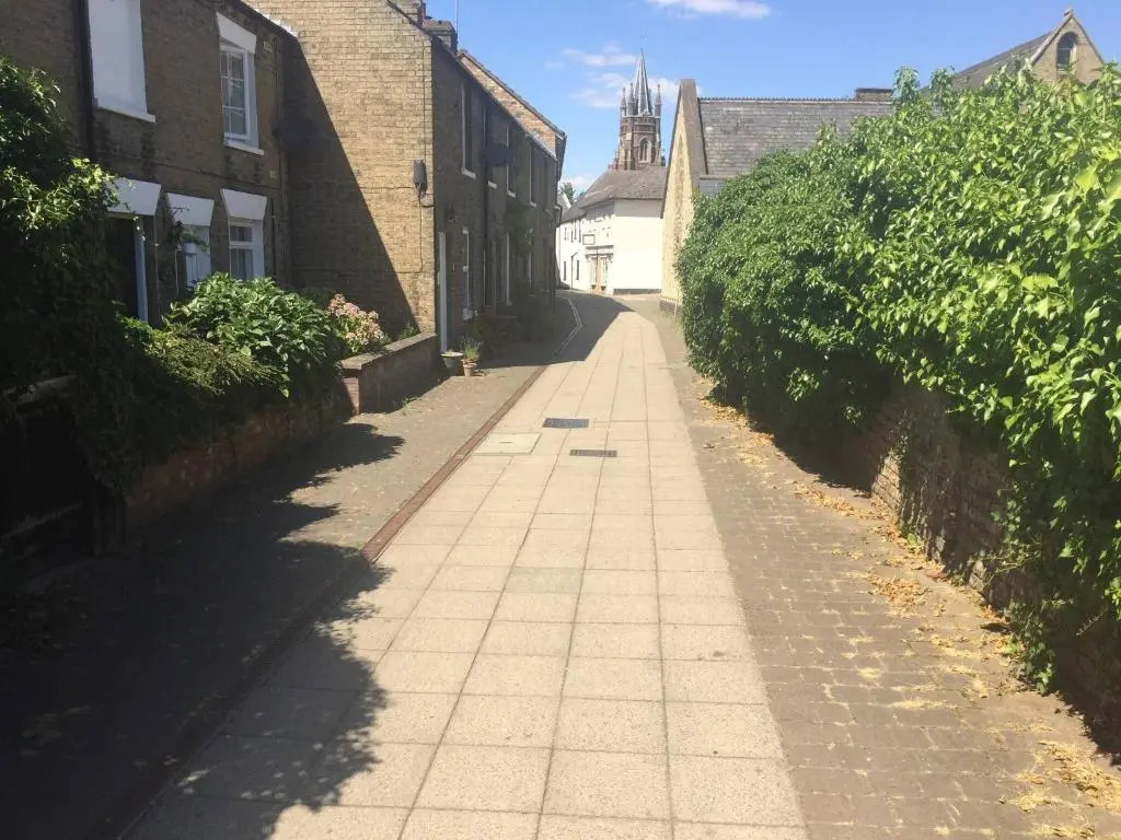 River House 2BR 1 bathroom downstairs toilet Parking St Neots Town Centre
