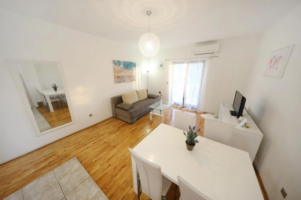 Apartments and a Room Ina