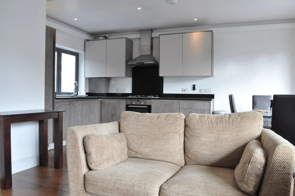 Spacious Contemporary 2 Bedroom Flat Near Camberwell